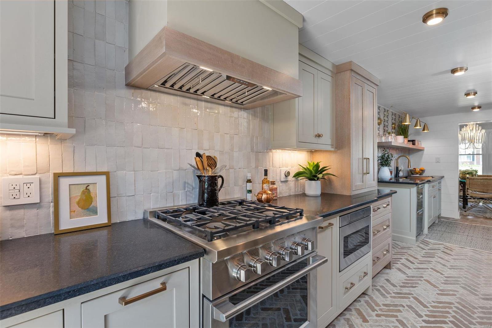 910 Glenbrook Avenue Glendale, MO 63122 - Photo 16 of 47