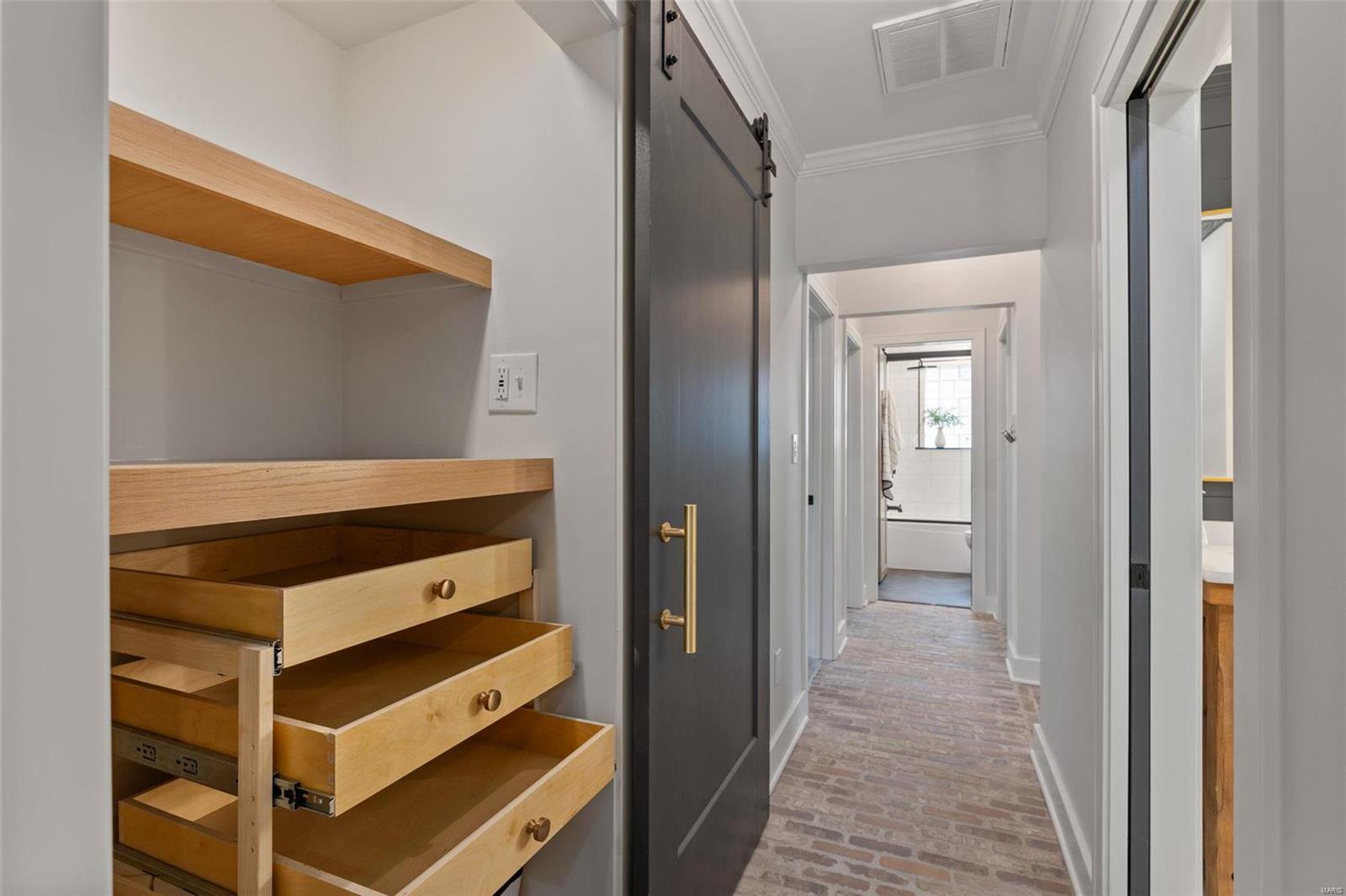 910 Glenbrook Avenue Glendale, MO 63122 - Photo 19 of 47