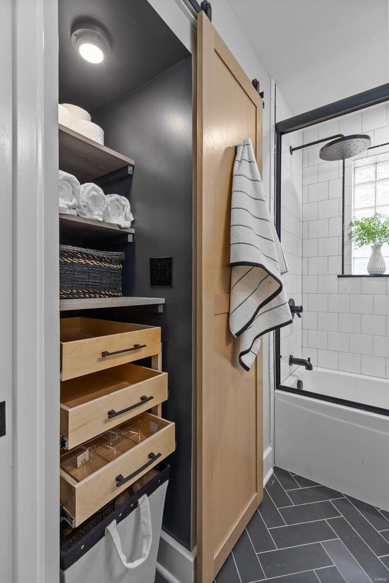 910 Glenbrook Avenue Glendale, MO 63122 - Photo 23 of 47