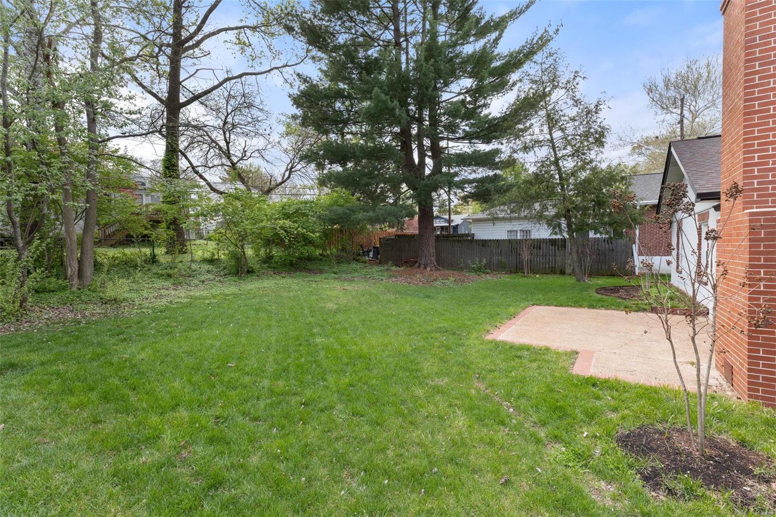 910 Glenbrook Avenue Glendale, MO 63122 - Photo 43 of 47