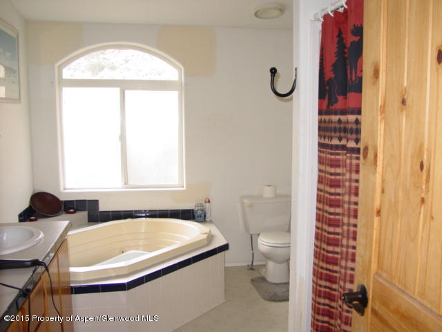 501 Davis Point Road Silt, CO 81652 - Photo 19 of 30 Master bath