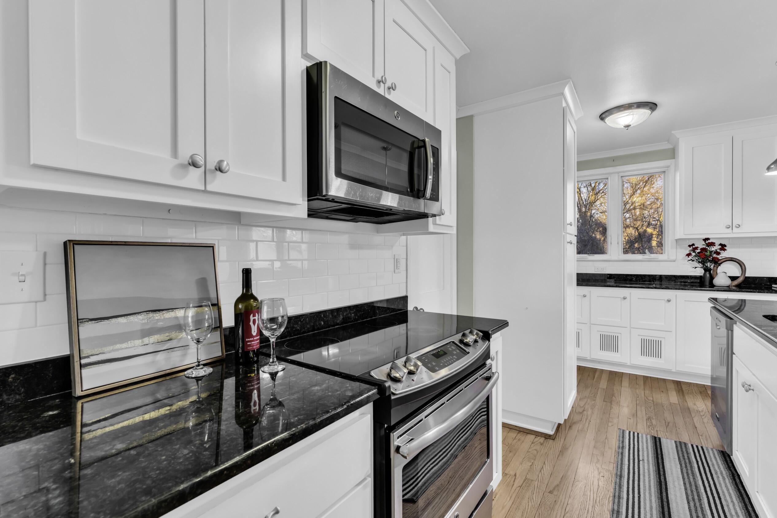 N47W22683 Weyer Road Pewaukee, WI 53072 - Photo 12 of 53 Granite Counter Tops!