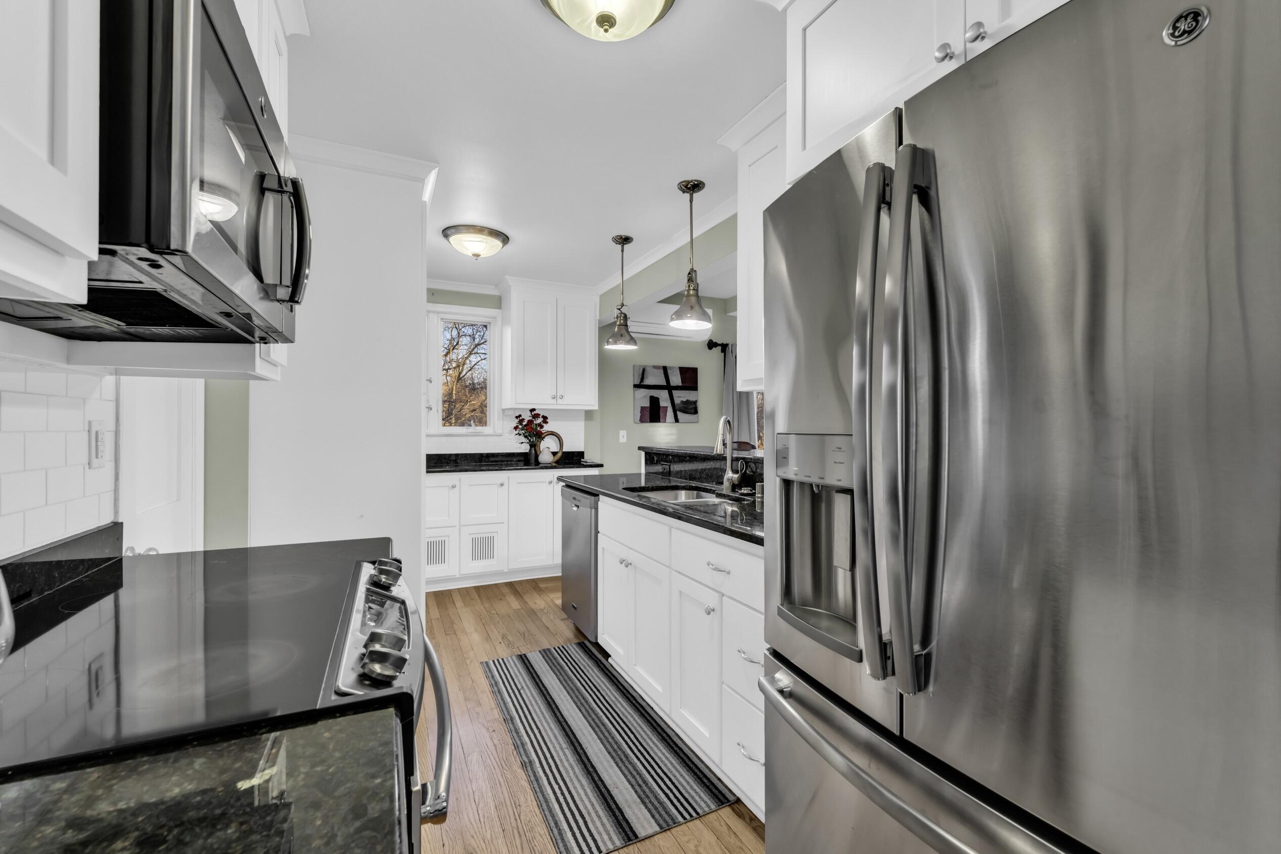 N47W22683 Weyer Road Pewaukee, WI 53072 - Photo 10 of 53 Appliance Package Included!