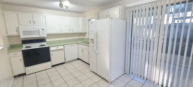 $1,350 | 980 Canal View Boulevard, Unit B1, Port Orange, FL 32129