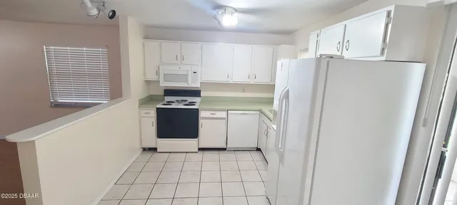 $1,350 | 980 Canal View Boulevard, Unit B1, Port Orange, FL 32129