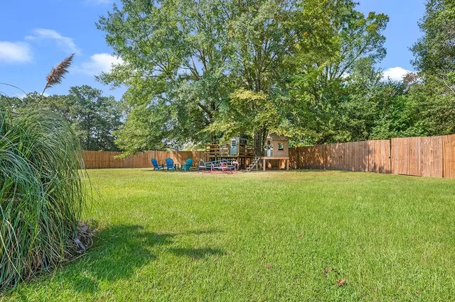 a view of a garden with trees