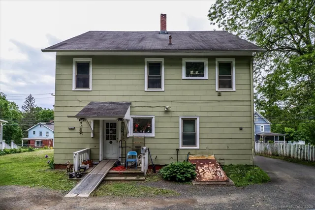 $1,995 | 130 Wellsville Avenue, Unit 2, New Milford, CT 06776