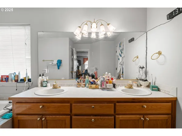 $527,000 | 4235 Southeast Anderegg Loop, Portland, OR 97236