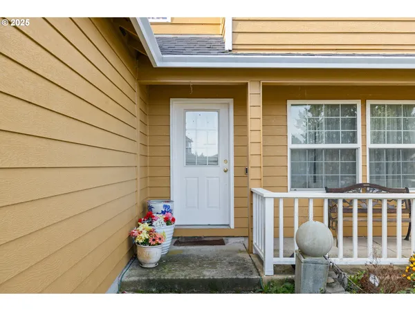 $527,000 | 4235 Southeast Anderegg Loop, Portland, OR 97236