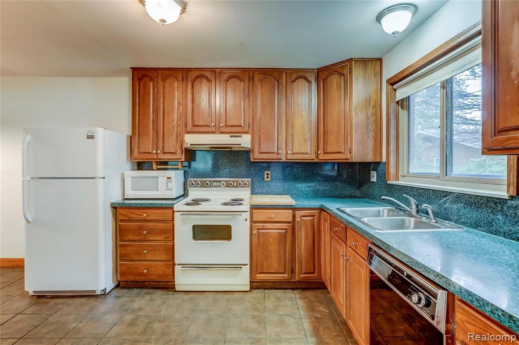 13839 Elwell Road Belleville, MI 48111 - Photo 18 of 25