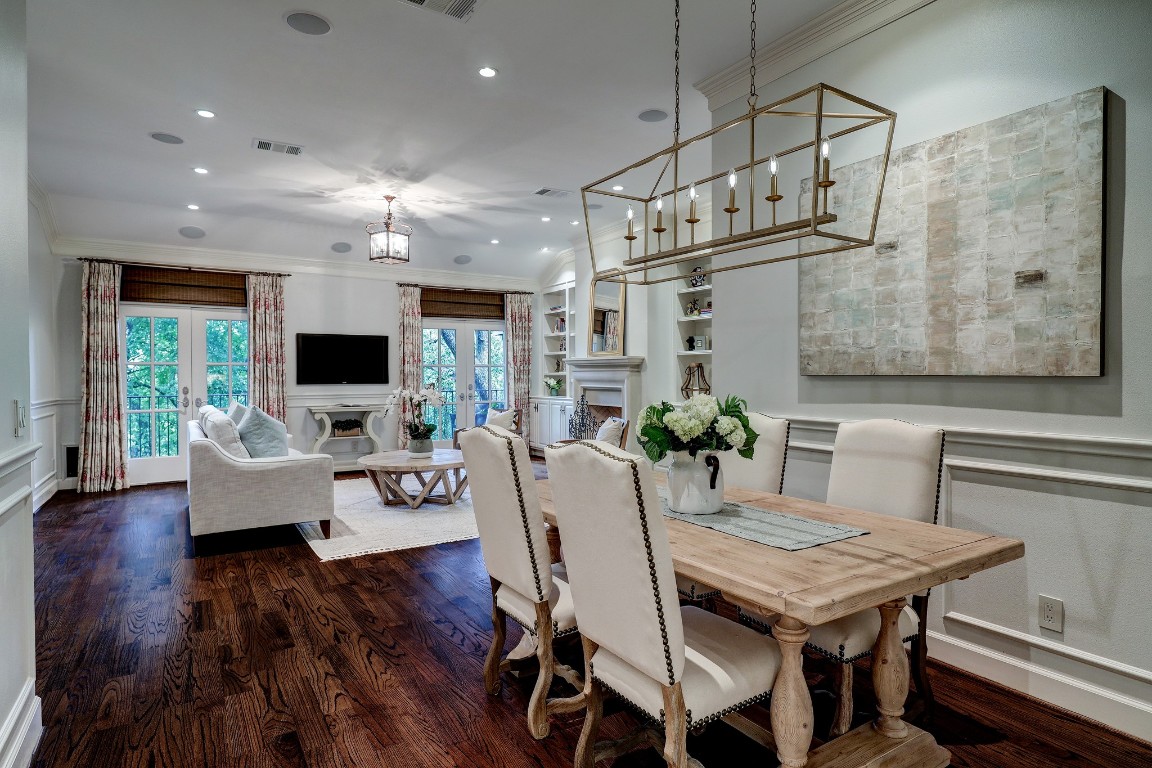 6599 Bayou Glen Road Houston, TX 77057 - Photo 15 of 41 There is plenty of room to put an expanded dining room table and a buffet on long wall.