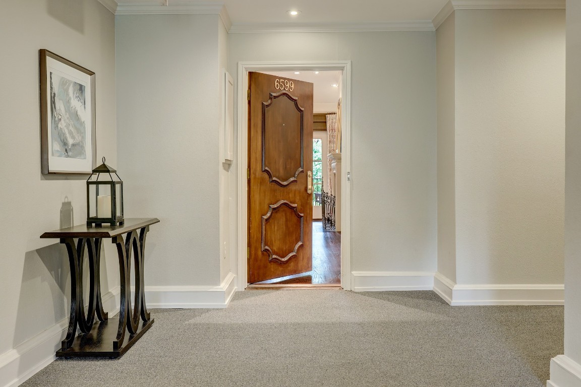 6599 Bayou Glen Road Houston, TX 77057 - Photo 3 of 41 Welcome to this amazing condo in the beautifully renovated Kerry Glen Community. Common areas have been remodeled with freshly painted hallways, new carpeting, new LED recessed lighting, lovely moulding, all new stair rails and new elevators.
