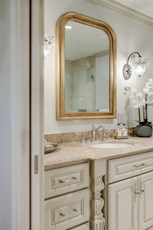 6599 Bayou Glen Road Houston, TX 77057 - Photo 34 of 41 Another view showcasing the detail in the finishes.