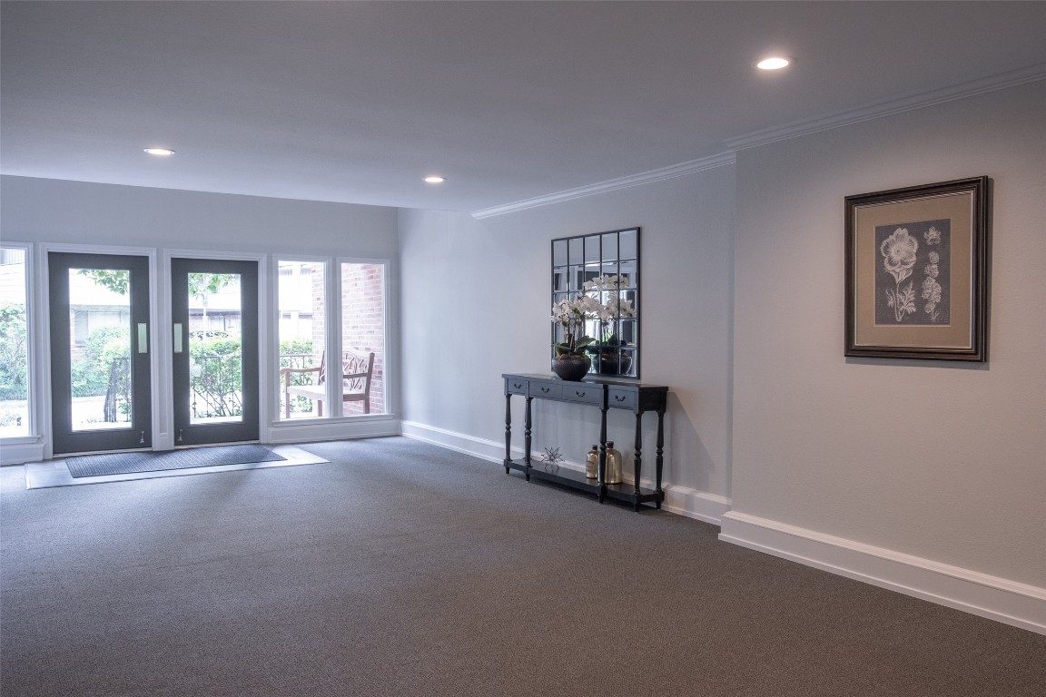6599 Bayou Glen Road Houston, TX 77057 - Photo 41 of 41 The Building is lovely and has been completely remodeled in recent years. Kerry Glen Condos offer a care free lifestyle in a premier location close to restaurants, shopping, freeway access, grocery stores...Trader Joes, Whole Foods, HEB and Krogers. A secure complex with manned guards at gate. There's no other complex quite like this!