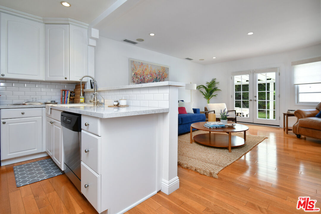 4226 Greenbush Avenue Sherman Oaks, CA 91423 - Photo 28 of 69