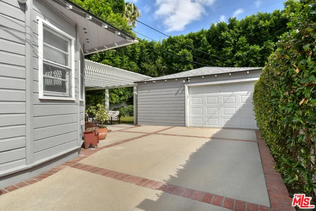 $1,349,000 | 4226 Greenbush Avenue, Sherman Oaks, CA 91423