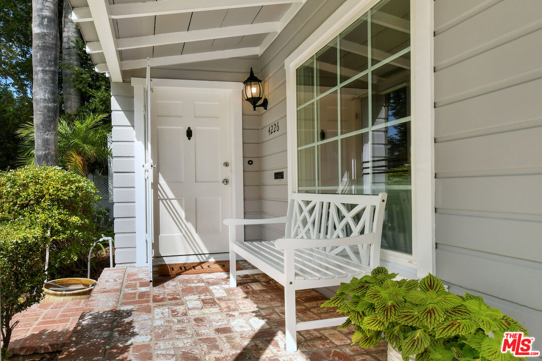 4226 Greenbush Avenue Sherman Oaks, CA 91423 - Photo 10 of 69