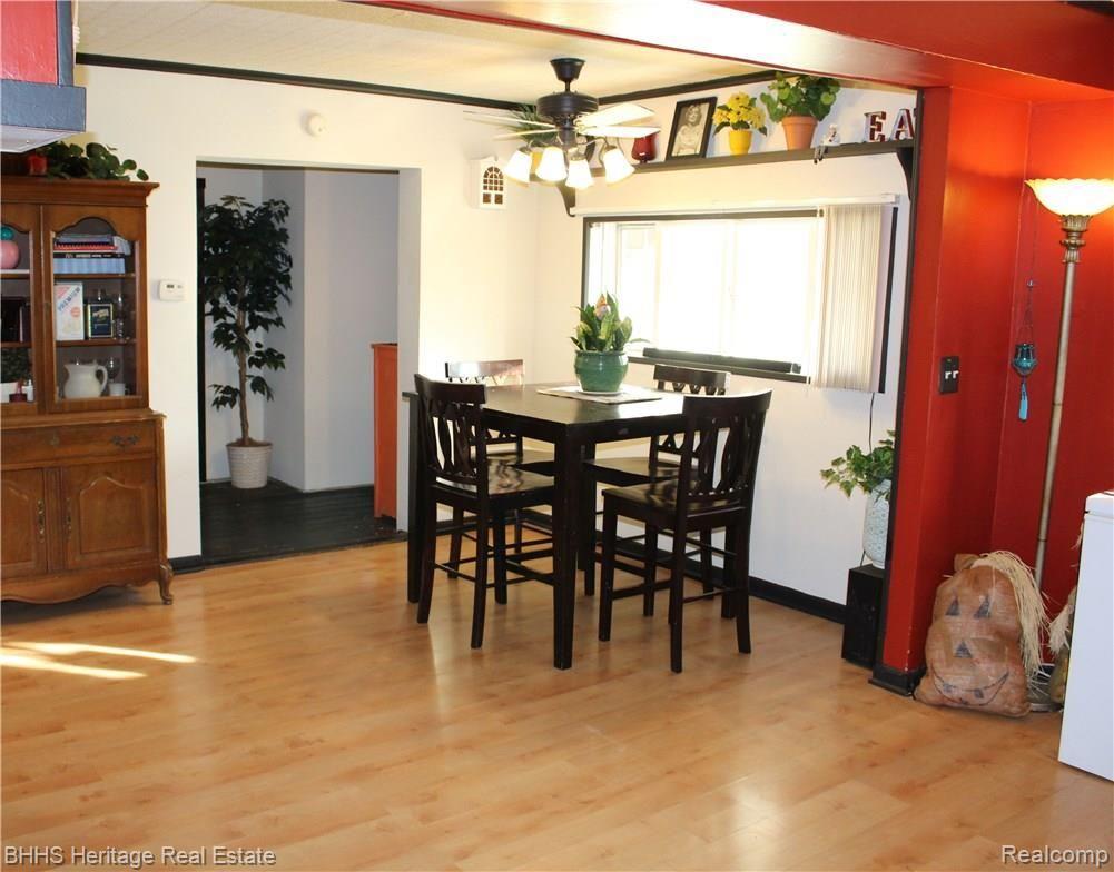 607 East South Holly Road Fenton, MI 48430 - Photo 7 of 36 nook2.jpg