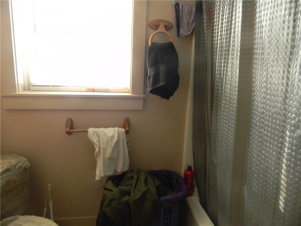 362 Wiscasset Road Pittston, ME 04345 - Photo 10 of 35 APT 1 BATHROOM