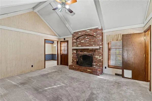 $325,000 | 523 Lancelot Drive, Liberty, MO 64068