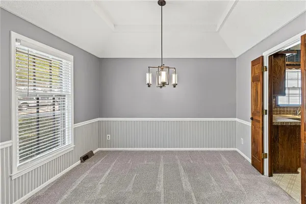 $325,000 | 523 Lancelot Drive, Liberty, MO 64068