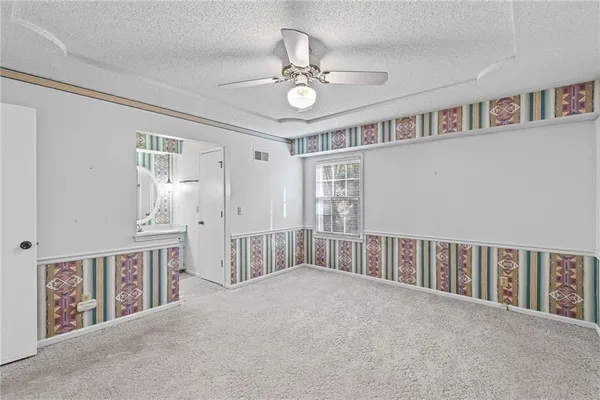 $325,000 | 523 Lancelot Drive, Liberty, MO 64068