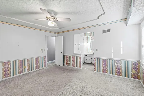 $325,000 | 523 Lancelot Drive, Liberty, MO 64068