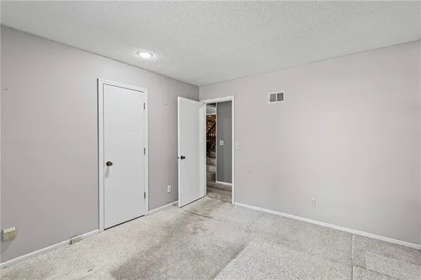 $325,000 | 523 Lancelot Drive, Liberty, MO 64068