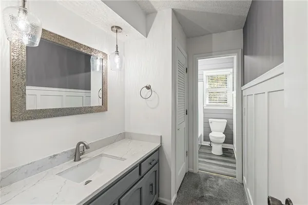 $325,000 | 523 Lancelot Drive, Liberty, MO 64068