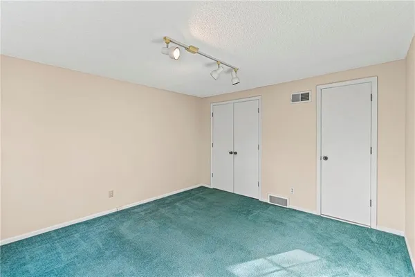 $325,000 | 523 Lancelot Drive, Liberty, MO 64068