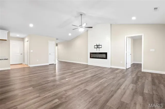 $362,500 | 2001 Serenade Lane, Troy, IL 62294