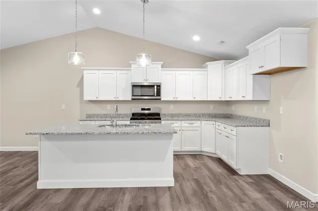 $362,500 | 2001 Serenade Lane, Troy, IL 62294