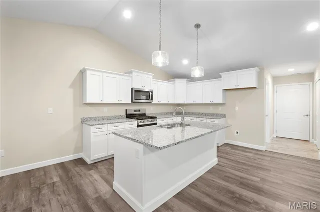 $362,500 | 2001 Serenade Lane, Troy, IL 62294