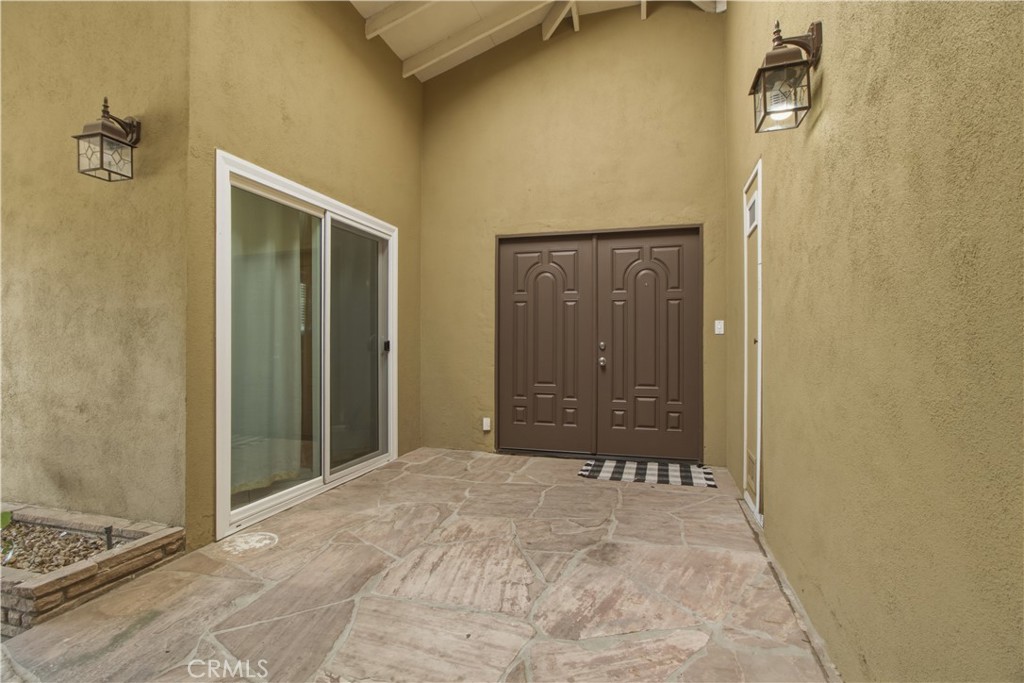910 West George Street Banning, CA 92220 - Photo 3 of 34