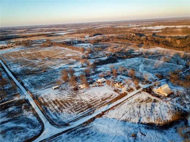 $5,280,000 | 14546 Northeast County Road 5313, Adrian, MO 64720