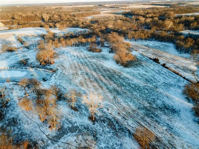 $5,280,000 | 14546 Northeast County Road 5313, Adrian, MO 64720