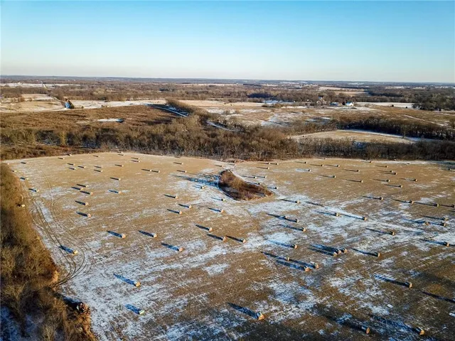 $5,280,000 | 14546 Northeast County Road 5313, Adrian, MO 64720