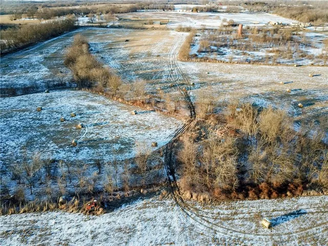 $5,280,000 | 14546 Northeast County Road 5313, Adrian, MO 64720