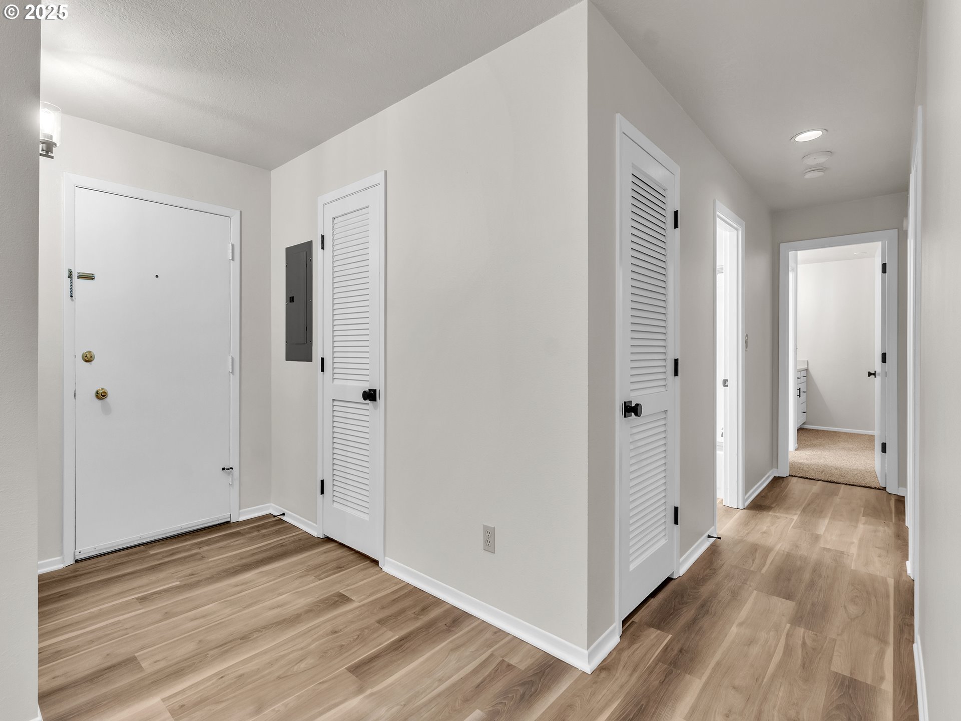 4460 Southwest Scholls Ferry Road, Unit 24 Portland, OR 97225 - Photo 5 of 35 Gallery Image 5