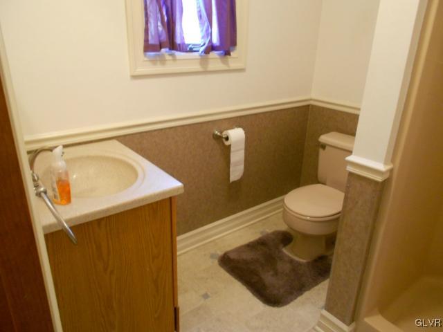 3920 Country Club Road Easton, PA 18045 - Photo 7 of 25 Gallery Image 7