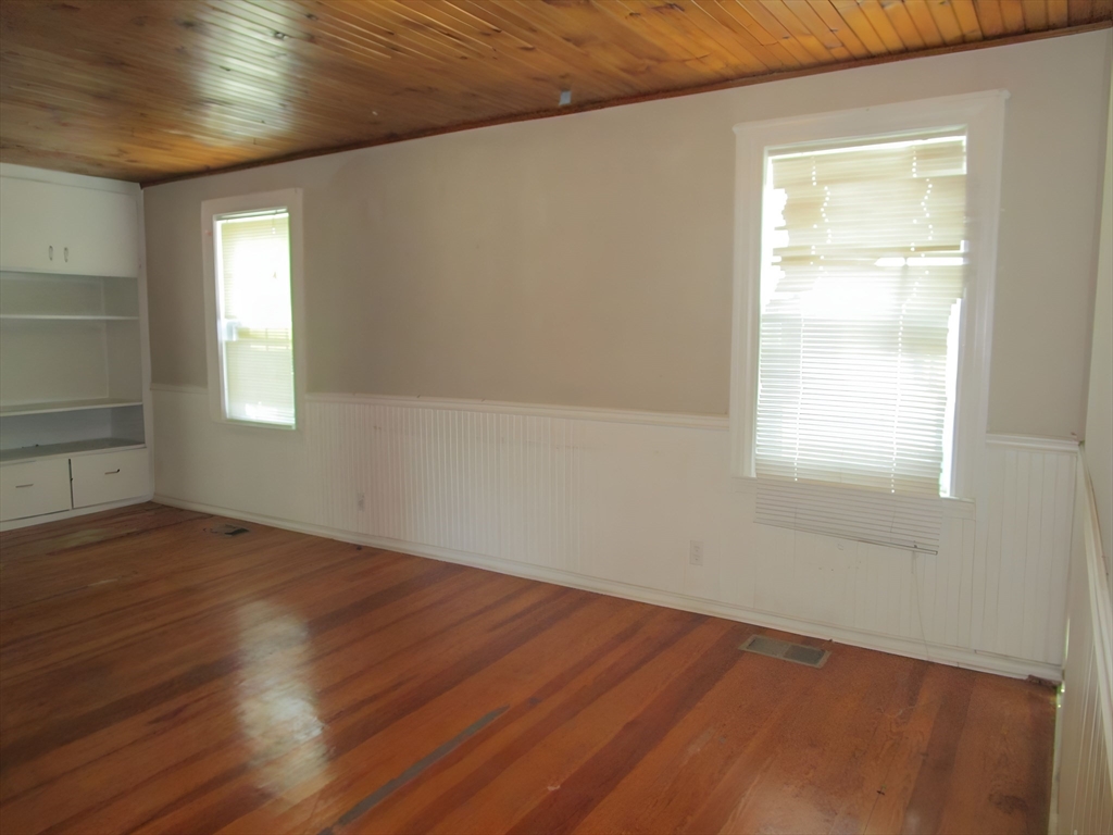 4 Sheldon Road Peabody, MA 01960 - Photo 12 of 21 Gallery Image 12
