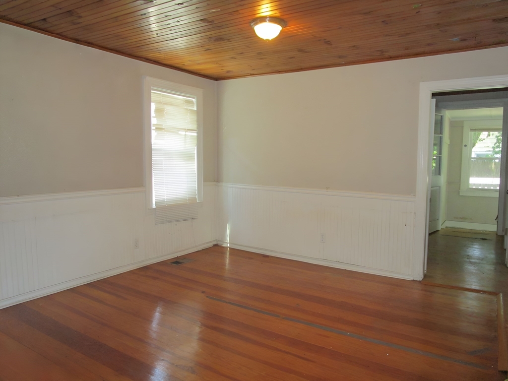 4 Sheldon Road Peabody, MA 01960 - Photo 4 of 21 Gallery Image 4