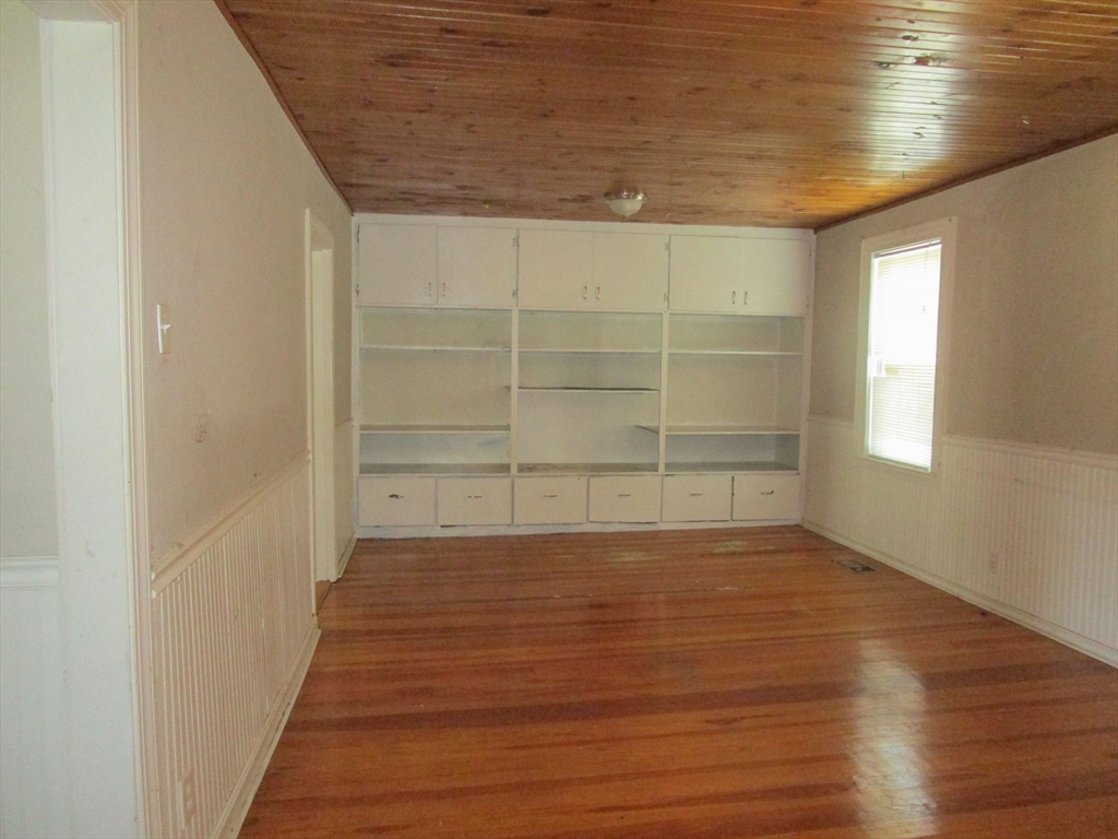 4 Sheldon Road Peabody, MA 01960 - Photo 5 of 21 Gallery Image 5