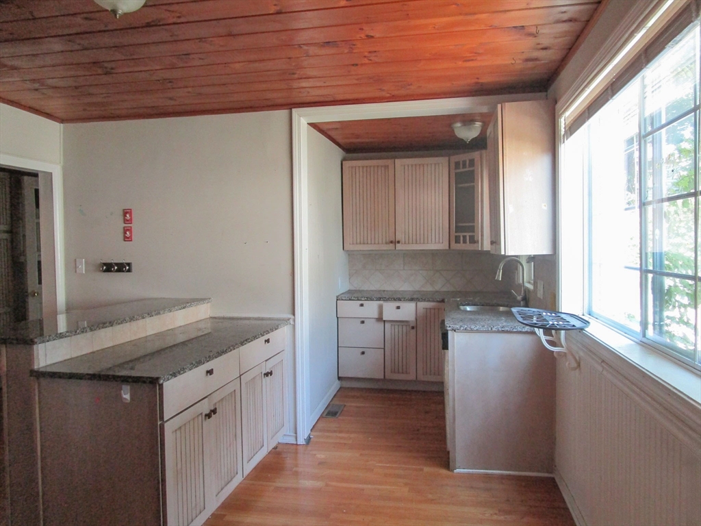 4 Sheldon Road Peabody, MA 01960 - Photo 6 of 21 Gallery Image 6
