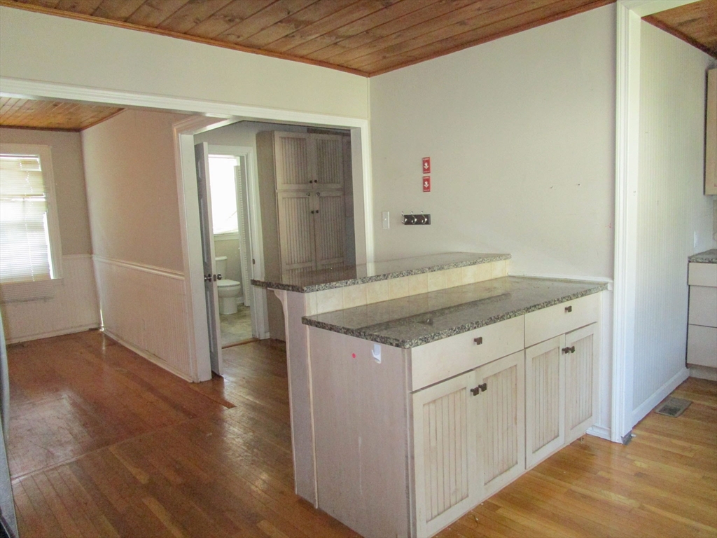 4 Sheldon Road Peabody, MA 01960 - Photo 7 of 21 Gallery Image 7