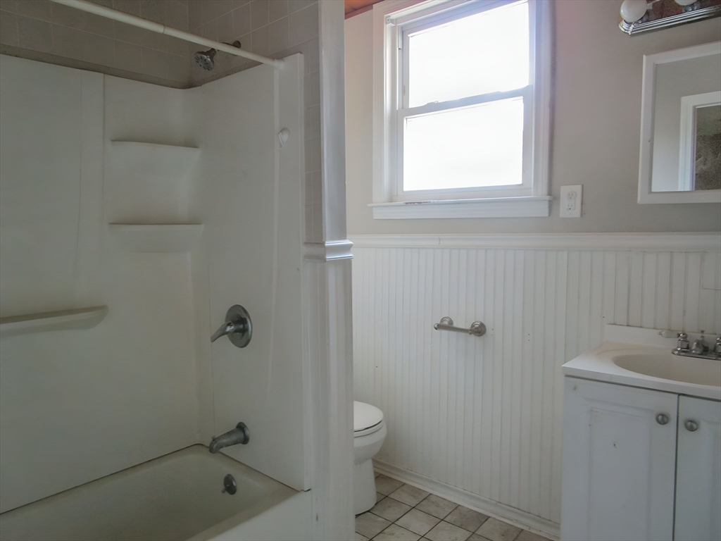 4 Sheldon Road Peabody, MA 01960 - Photo 10 of 21 Gallery Image 10