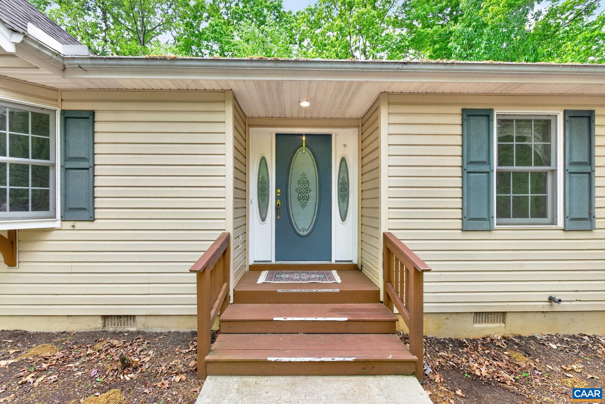 37 Laguna Road Palmyra, VA 22963 - Photo 2 of 44