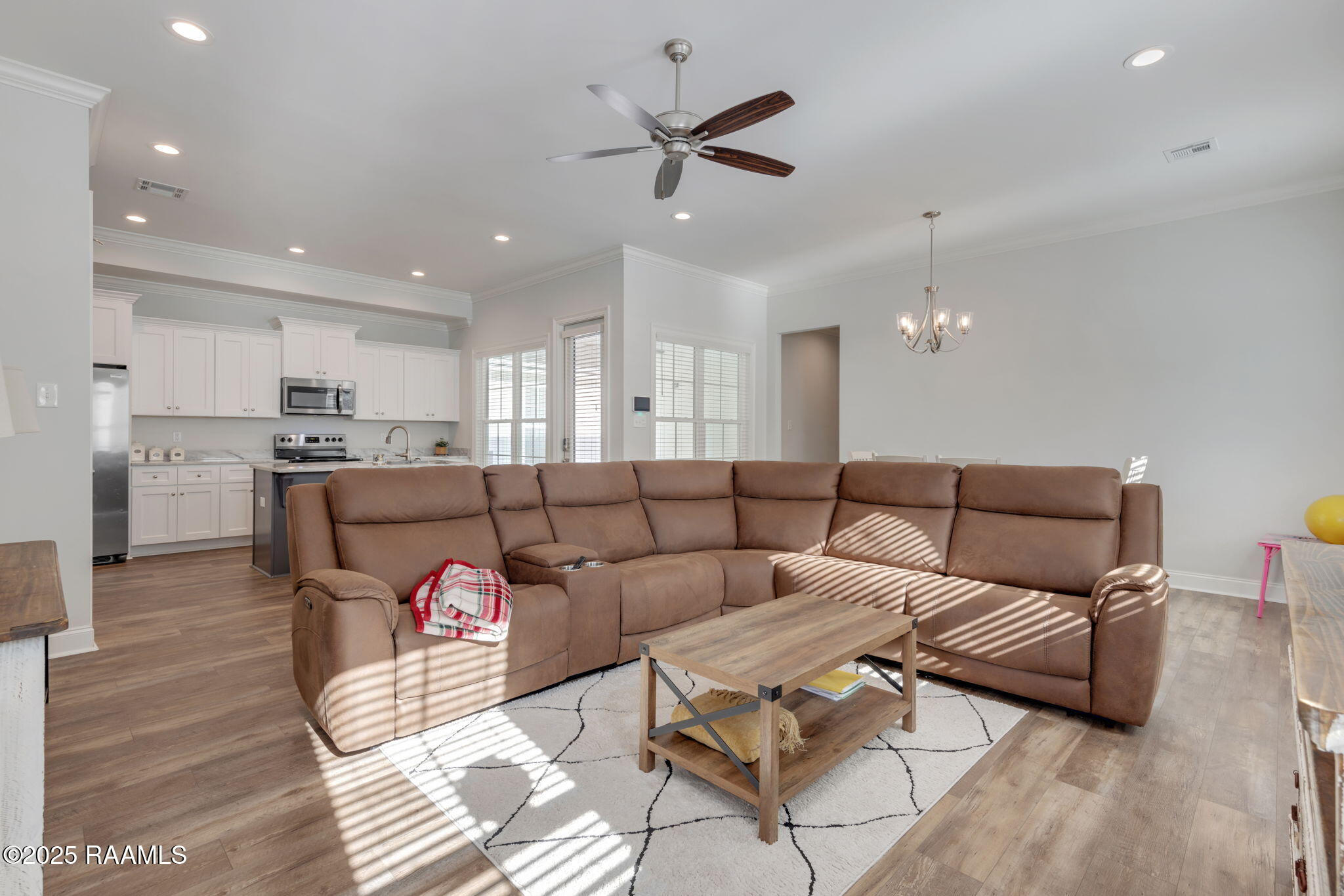 229 Alpine Drive Lafayette, LA 70506 - Photo 3 of 22 Living Room