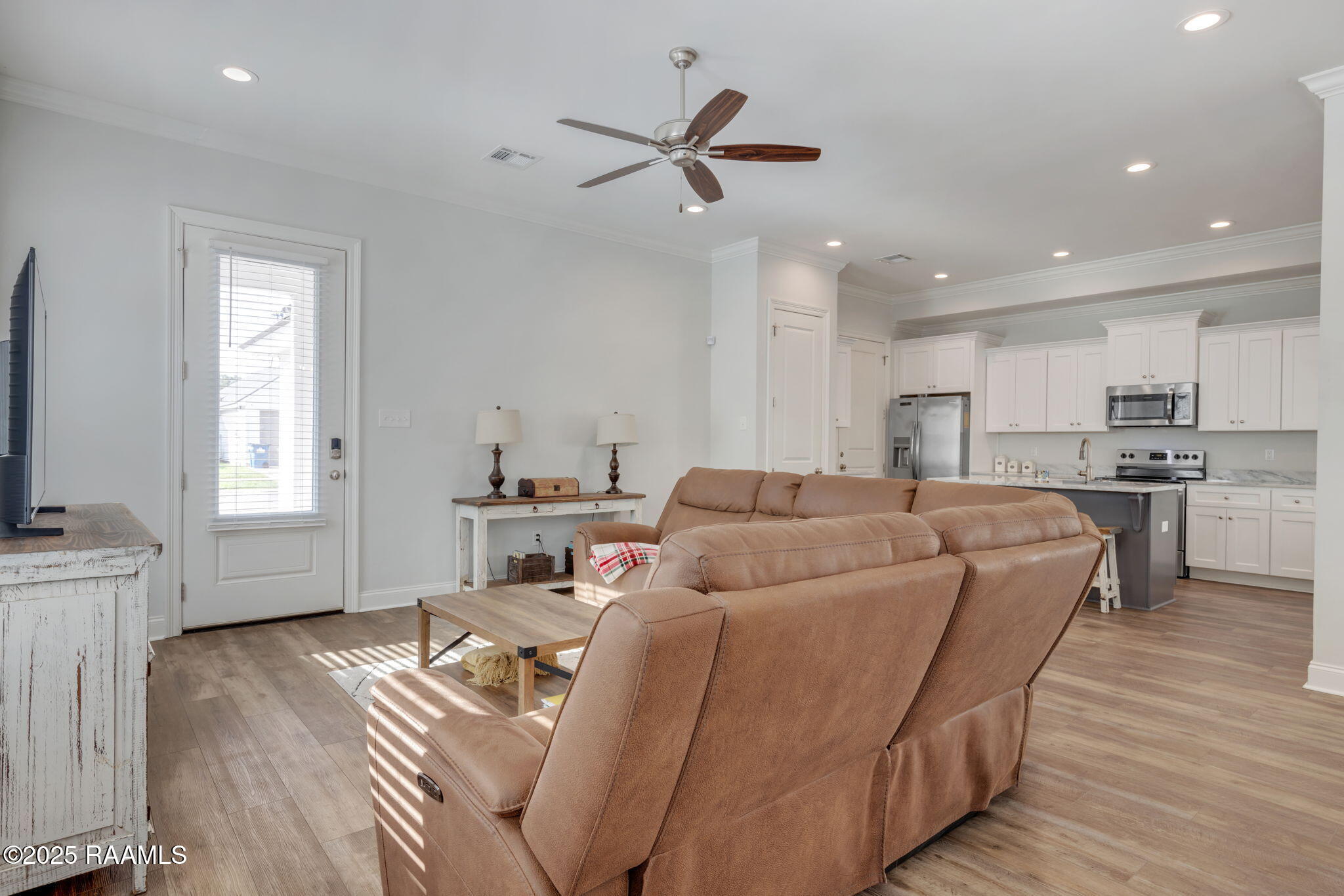 229 Alpine Drive Lafayette, LA 70506 - Photo 7 of 22 Dining Area View of living