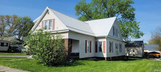 $1,500,000 | 309 Southeast 2nd Street, Washington, IN 47501